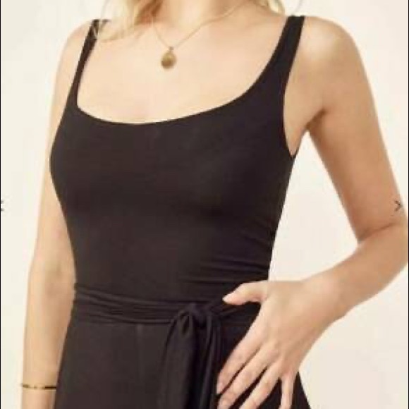 **SOLD** Reformation August black dress with pockets - Picture 3 of 7